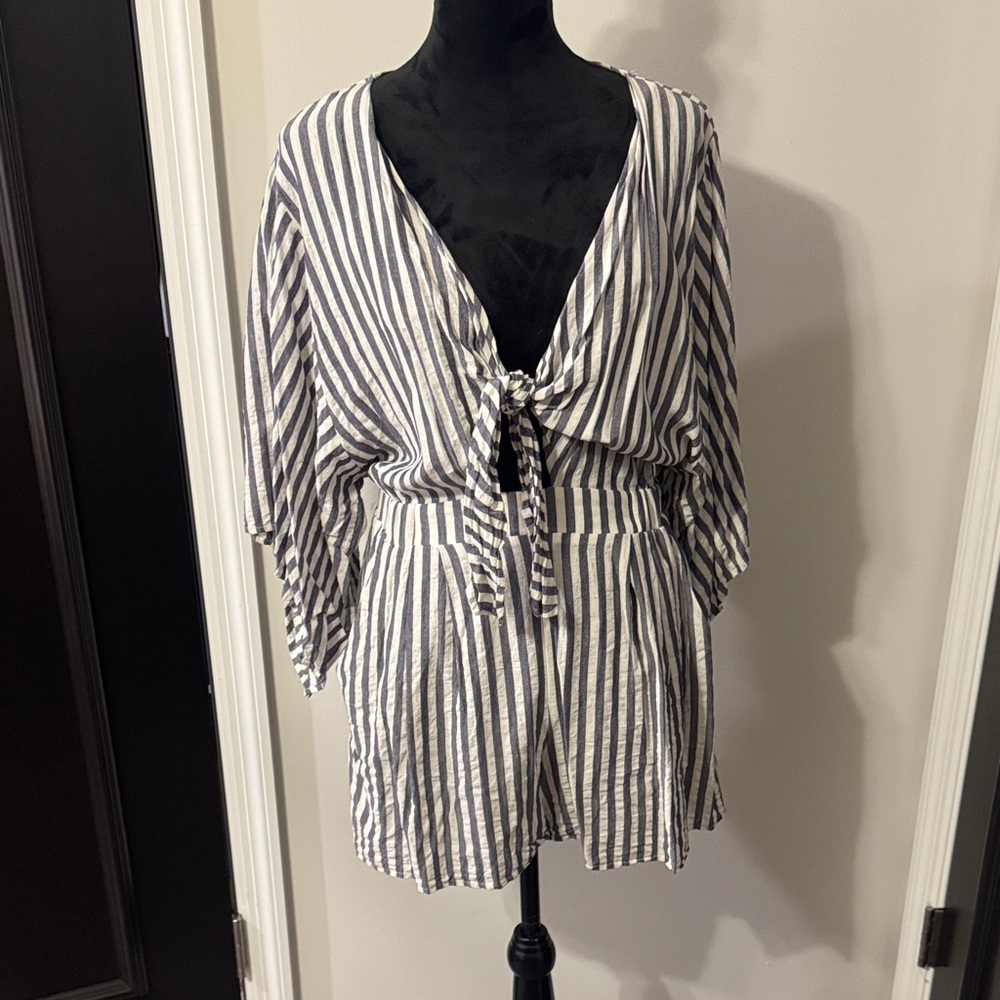 Flawless Tie-Front Romper | Size L